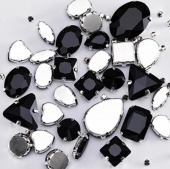Микс цвета Jet Black - черный стекло разных форм (25 штук)